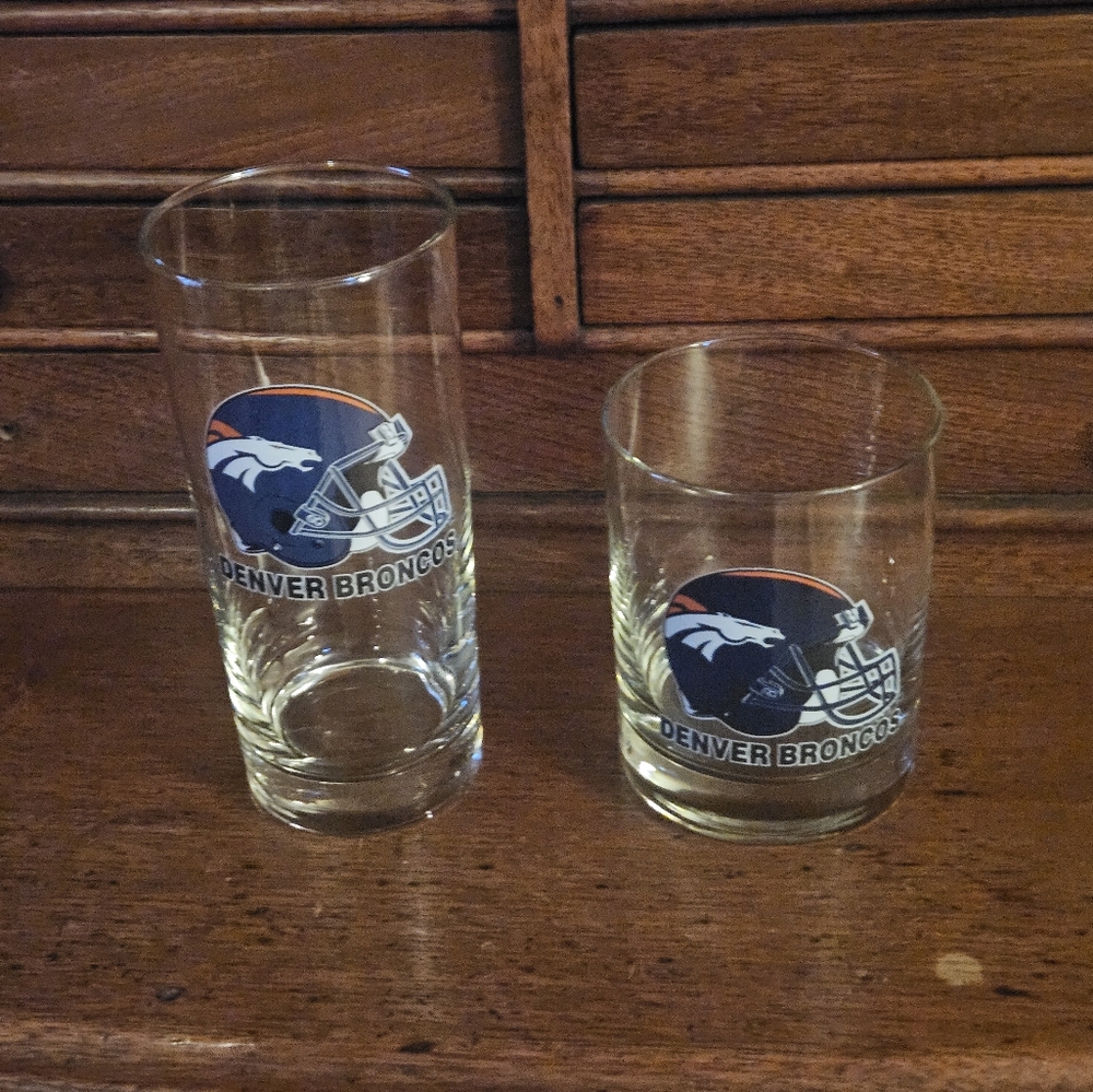 Set of BRONCOS glasses